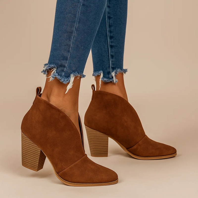 Dam V-Formade Ankelstövlar Med Blockklack Och Slip-On-Stängning