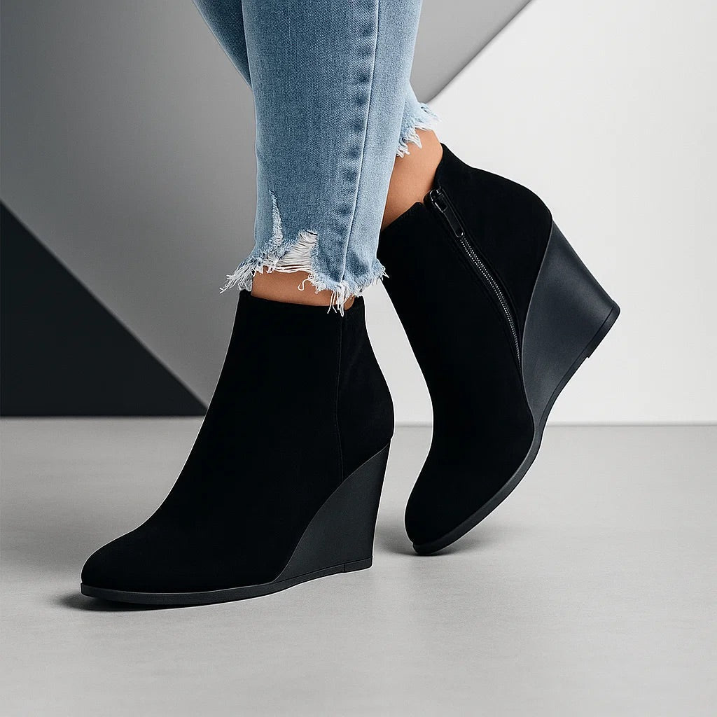 Ankelboots För Dam Med Kilklack Och Sidoficka