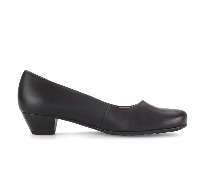 Dam Pumps Med Blockklack Rund Tå Och Låg 3,5cm Klack
