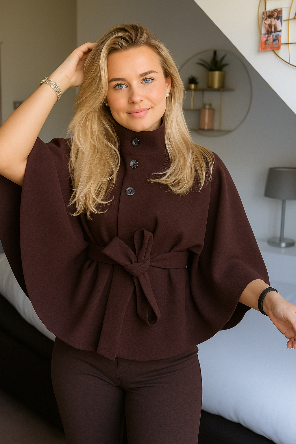 Kappa med Cape för Dam – Hög Krage, Midjebälte, Vida Ärm