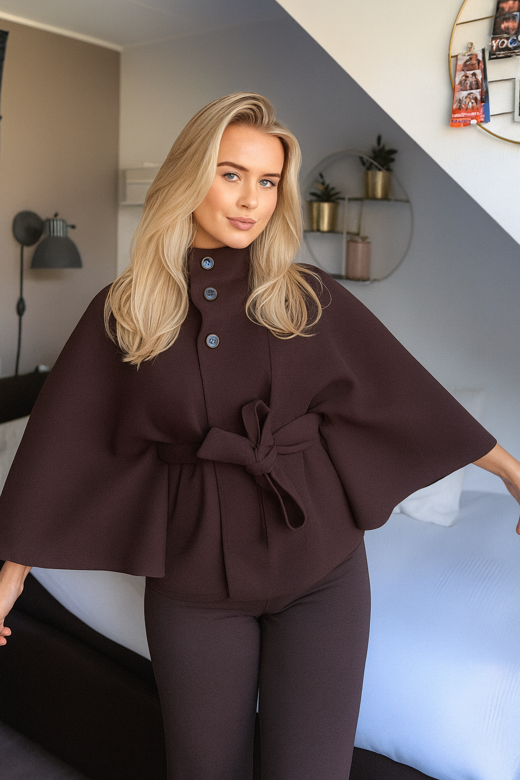 Kappa med Cape för Dam – Hög Krage, Midjebälte, Vida Ärm