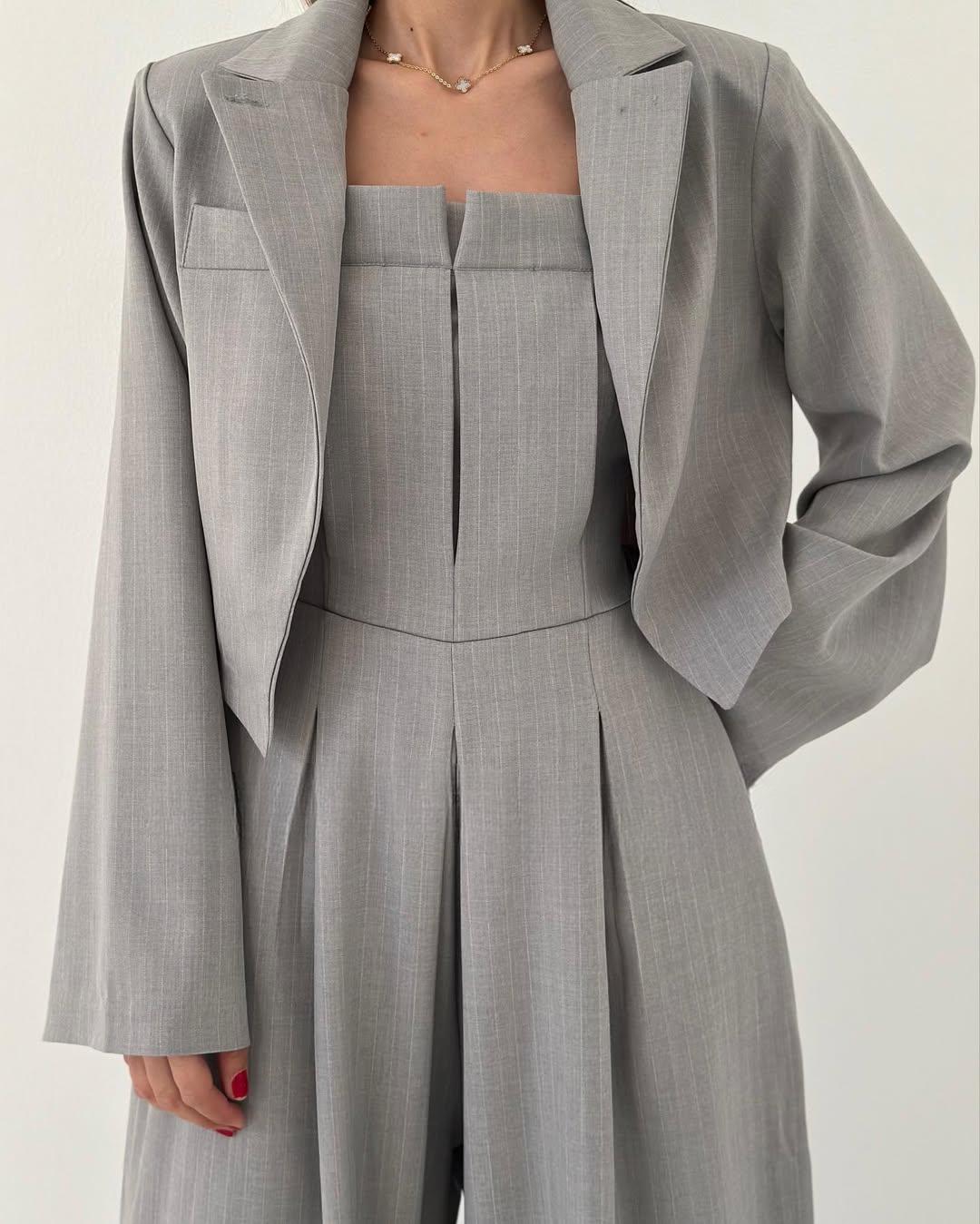 Damset med Bustier Jumpsuit Vida Byxor och Matchande Jacka