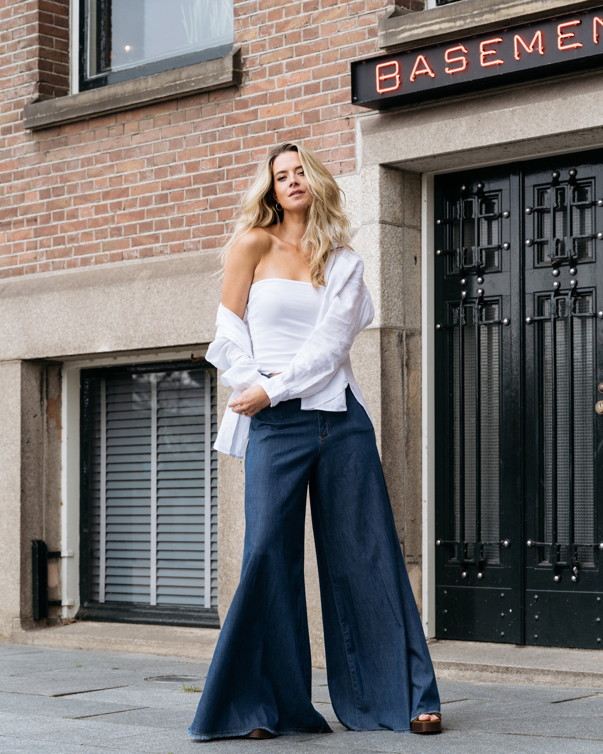 Damjeans Med 5 Fickor Och Vida Ben Och Fransad Fåll